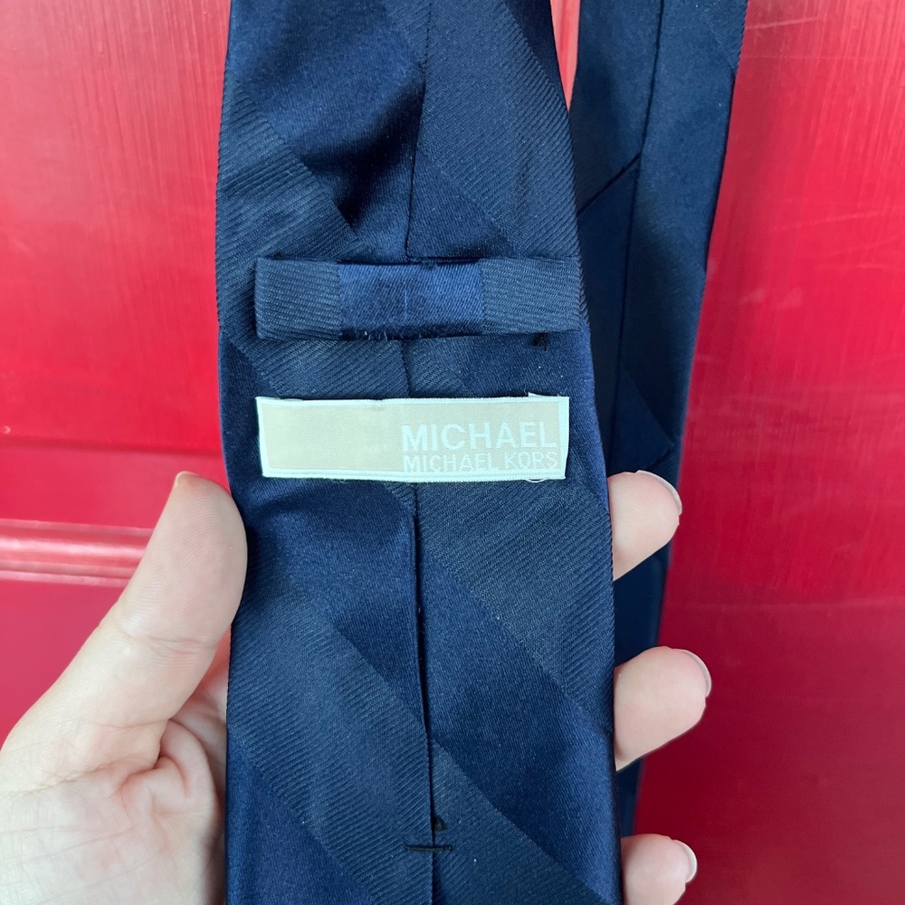 Michael Kors Silk Tie Men's Formal Wedding Winter Wear Band Name Blue Stripes